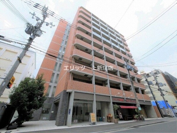 フローライト南森町の物件外観写真